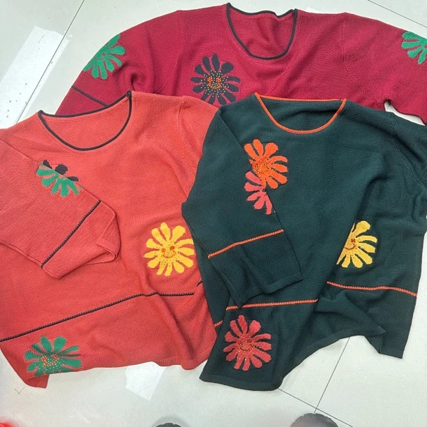 夏季大版花花中袖圆领小衫