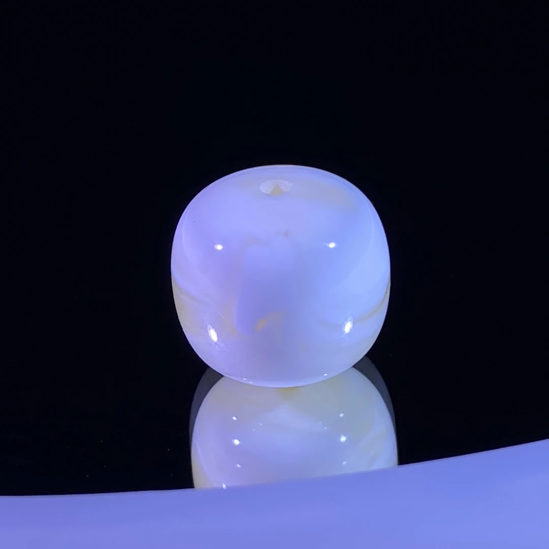 11.1mm漆白拉丝纹蜜蜡老型 全品配串好看