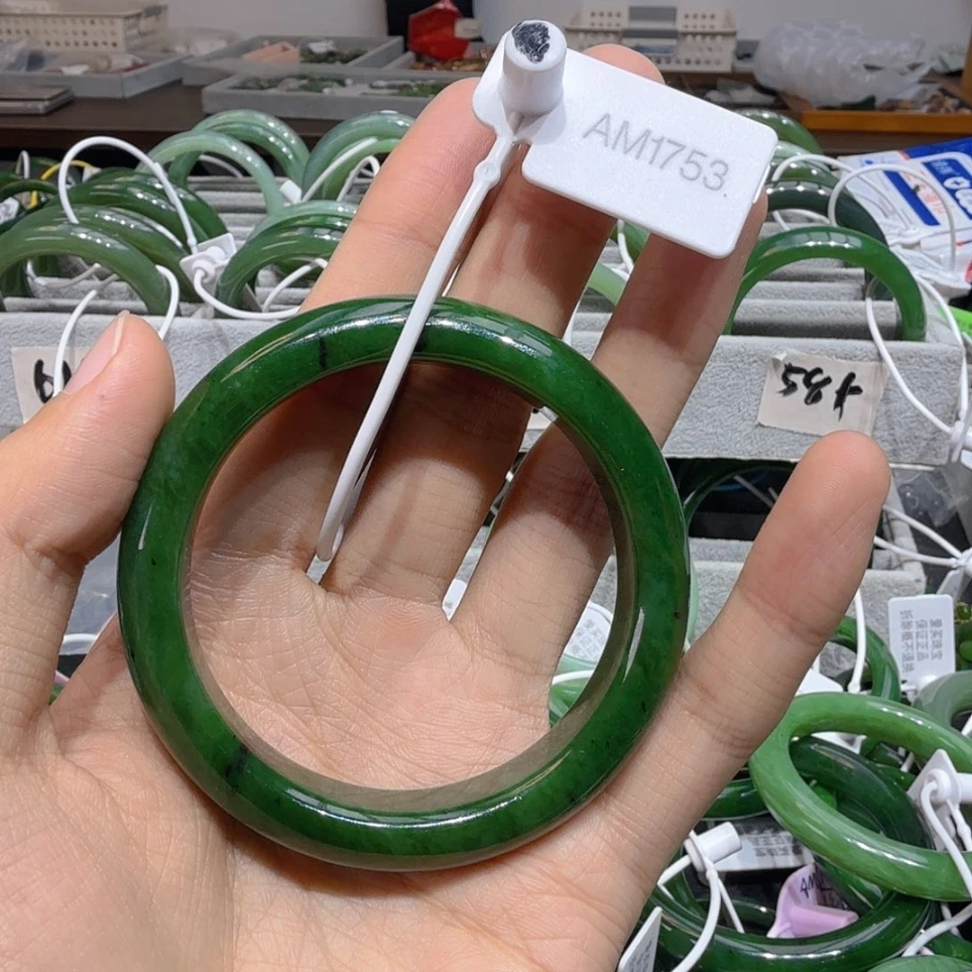 和田玉（碧玉）未镶嵌手镯