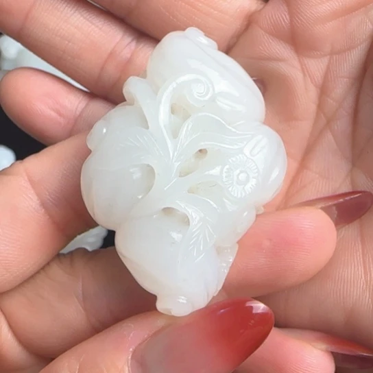 和田玉（糖玉）未镶嵌颈饰