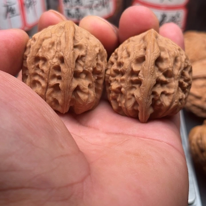 文玩核桃把件靠山王39