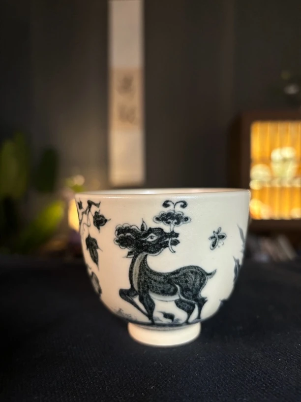觅瓷景德镇陶瓷幽蓝溪堂原矿古拙味足鹿衔缠枝如意可乐杯主人杯