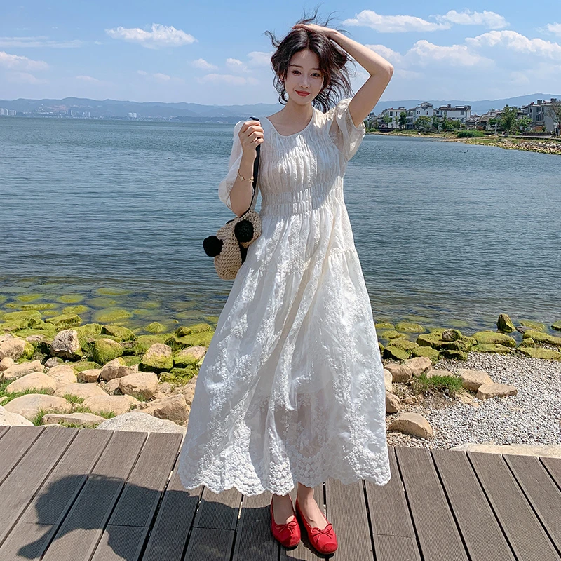 法式高端设计感白色连衣裙女夏季2025新款时尚高级感度假裙长裙