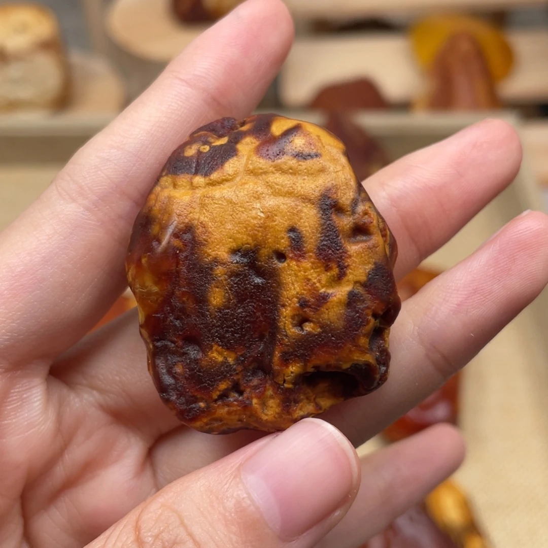 琥珀未镶嵌珠宝奇石