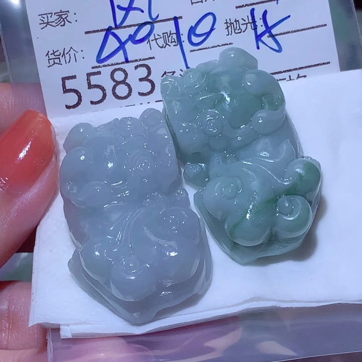 凤***香翡翠未镶嵌挂件我