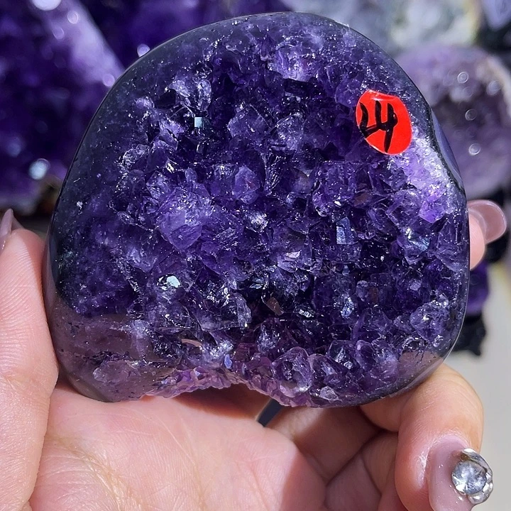 未镶嵌水晶大型摆件（非配饰）