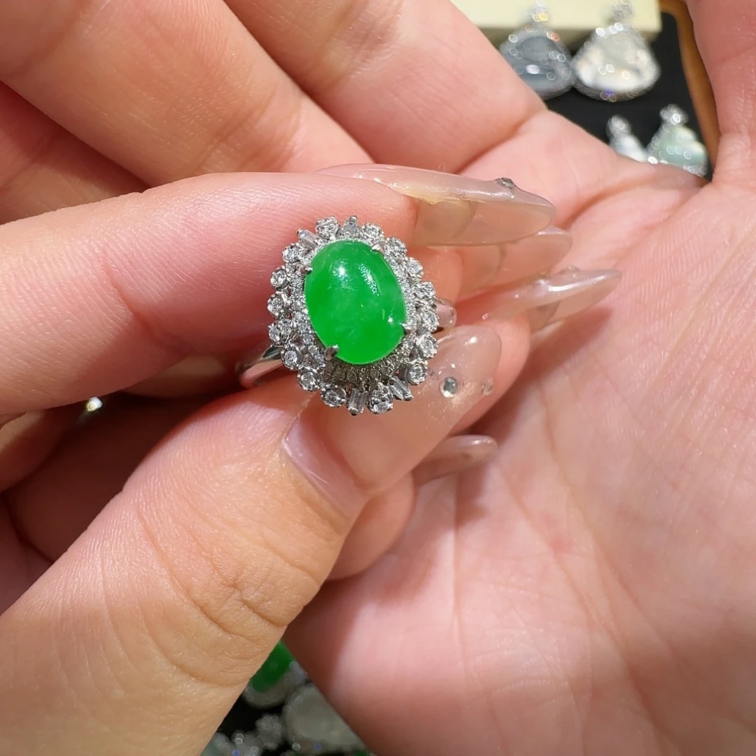 【闪购商品】18K金镶嵌戒指翡翠喵*子