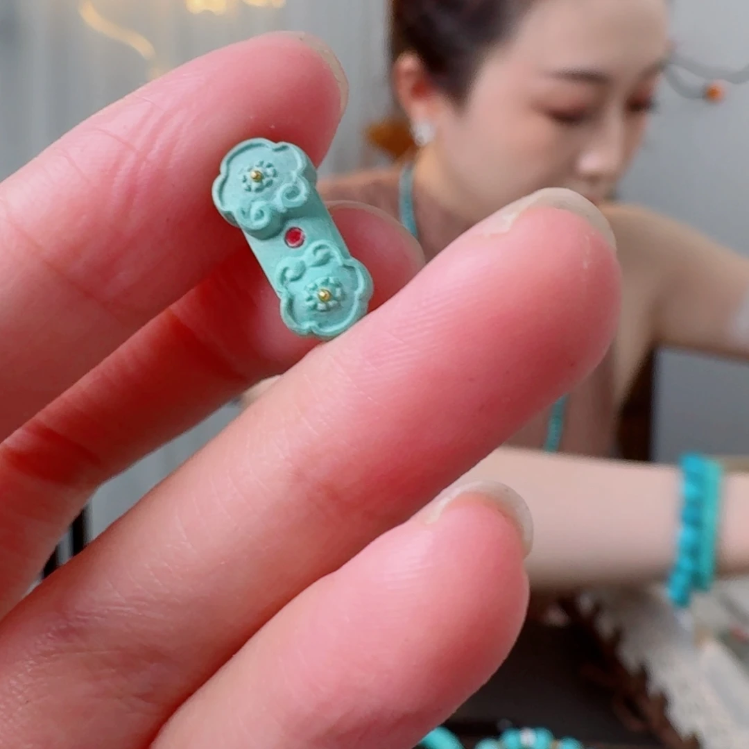 未镶嵌绿松石珠宝奇石