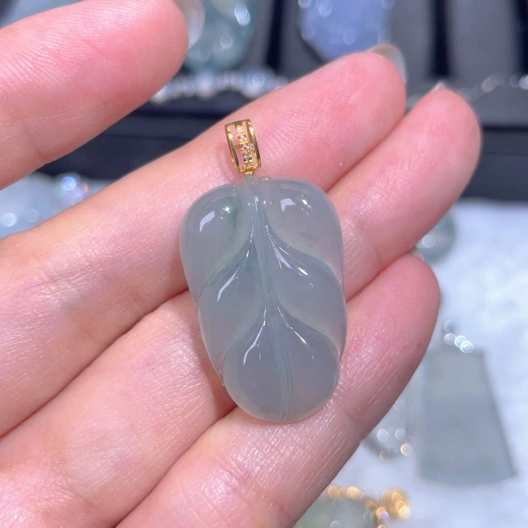 颈饰18K金镶嵌翡翠翡翠