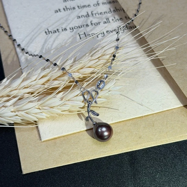 天然珍珠妖紫色玫瑰花吊坠（9-10mm）（送纯银链子）多样性发货其一