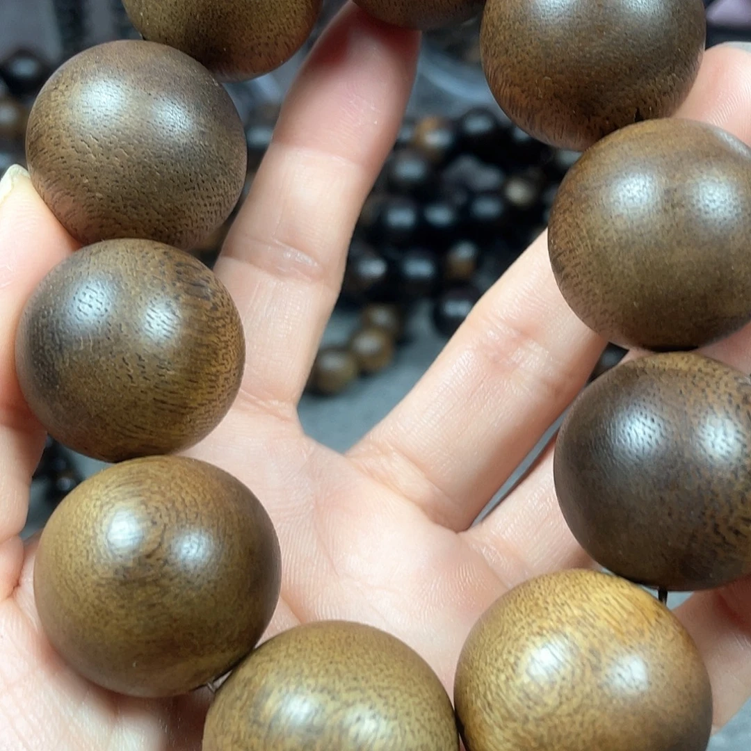 友***哥沉香碎屑沉香芽庄白棋2.5