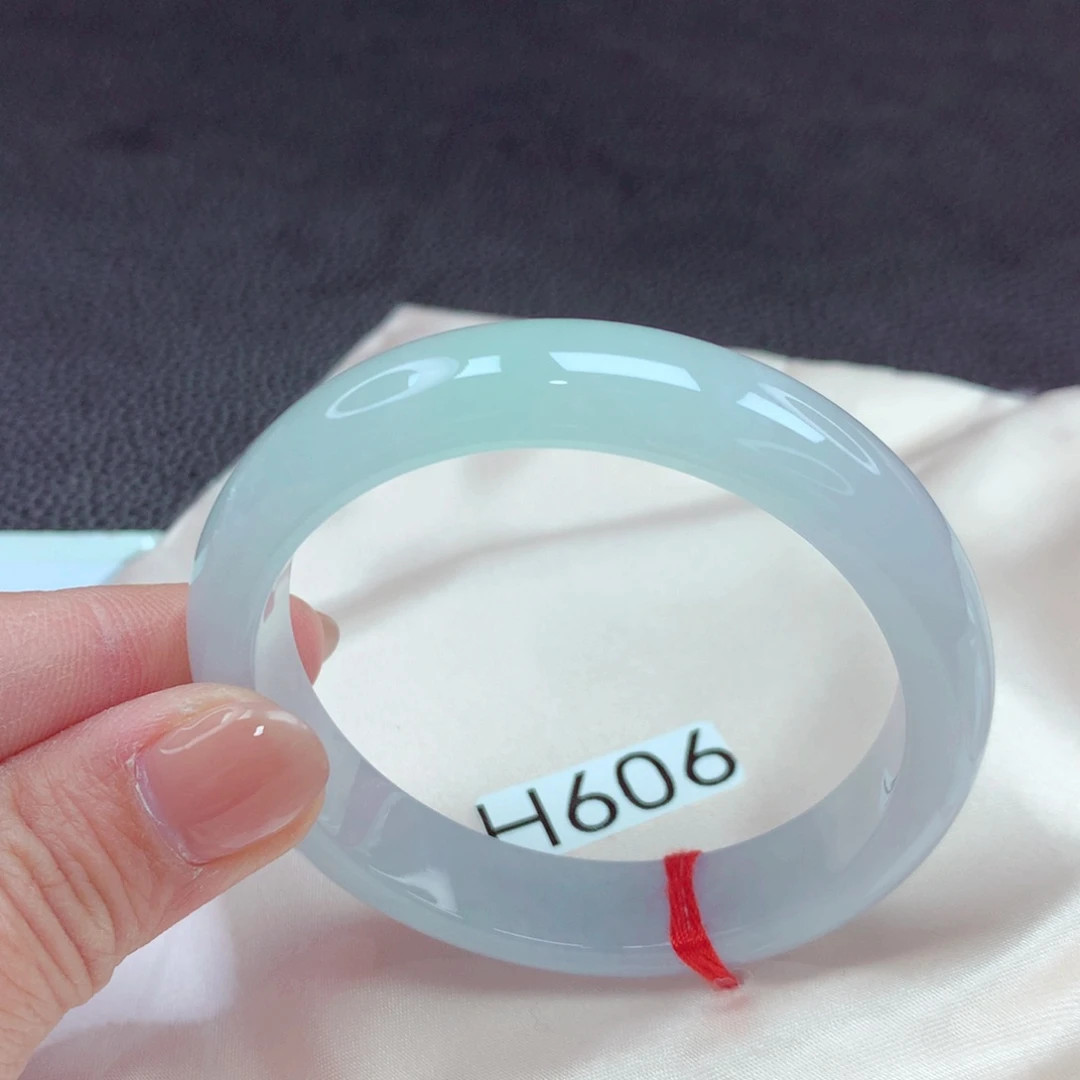 翡翠手镯未镶嵌手镯88