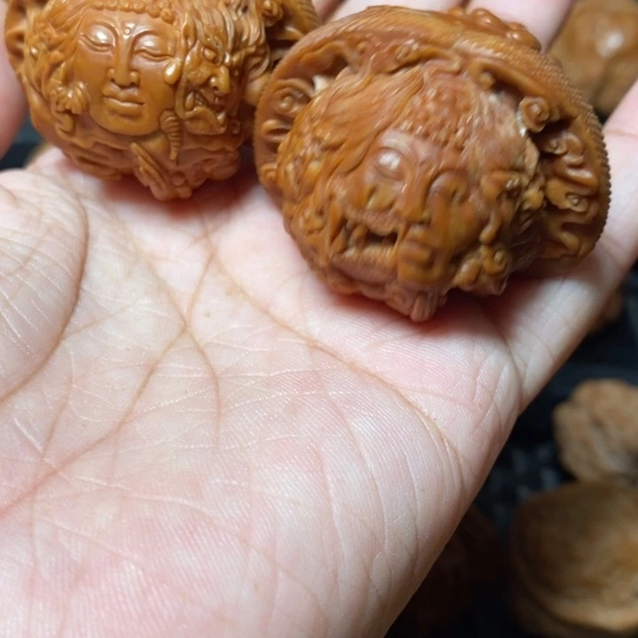 寰***渊文玩核桃把件一念之间