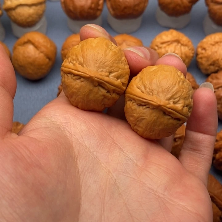 文玩核桃把件赤霞珠