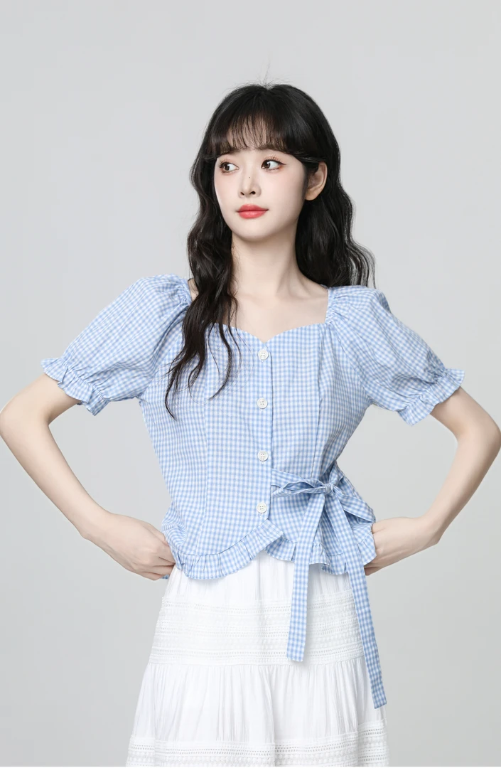 法式蓝色方领格子衬衫女夏2025夏季新款泡泡袖收腰系带衬衣短上衣
