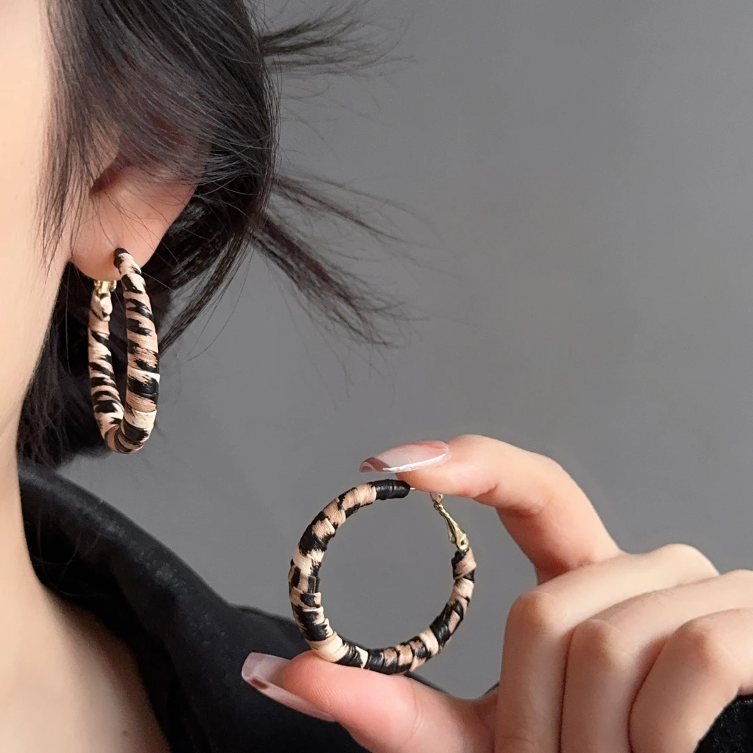 黑糖【耳饰】 秋冬百搭复古豹纹耳圈耳环E1895