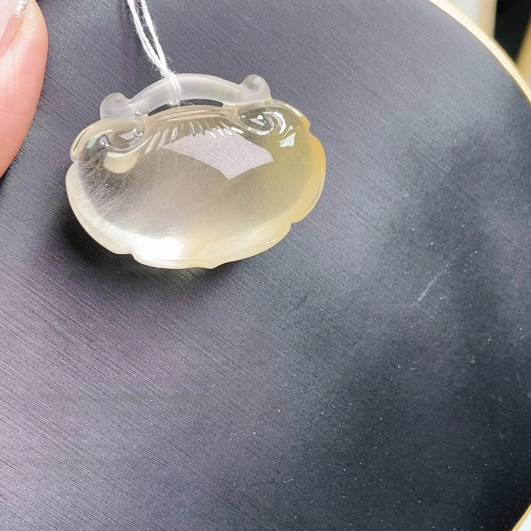 未镶嵌吊坠(赠链)水晶