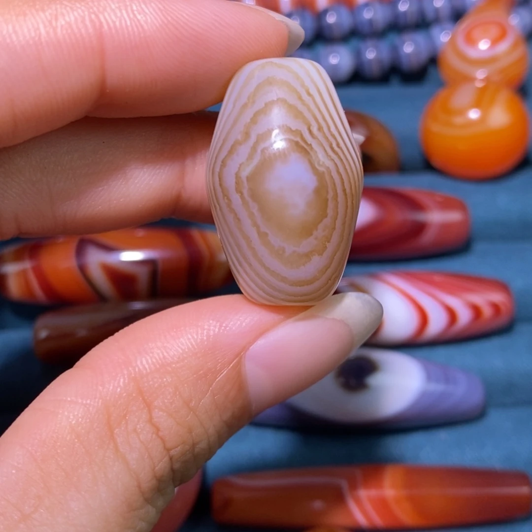 未镶嵌玛瑙/玉髓珠宝奇石