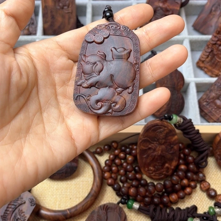 草***雕手串/手链黄花梨/降香黄檀猪