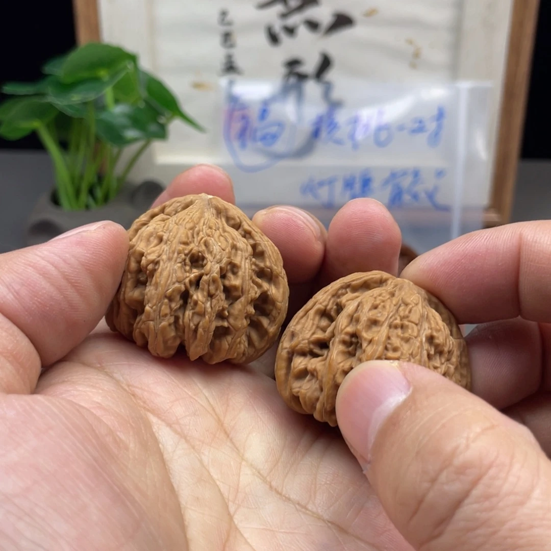 甜***i文玩核桃吊坠密文