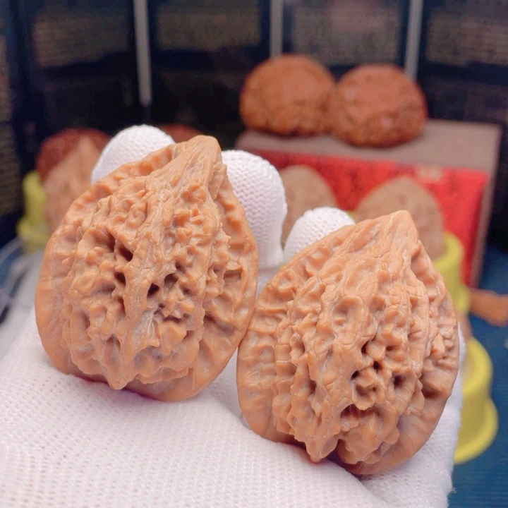 吊坠文玩核桃36十三陵鸡心