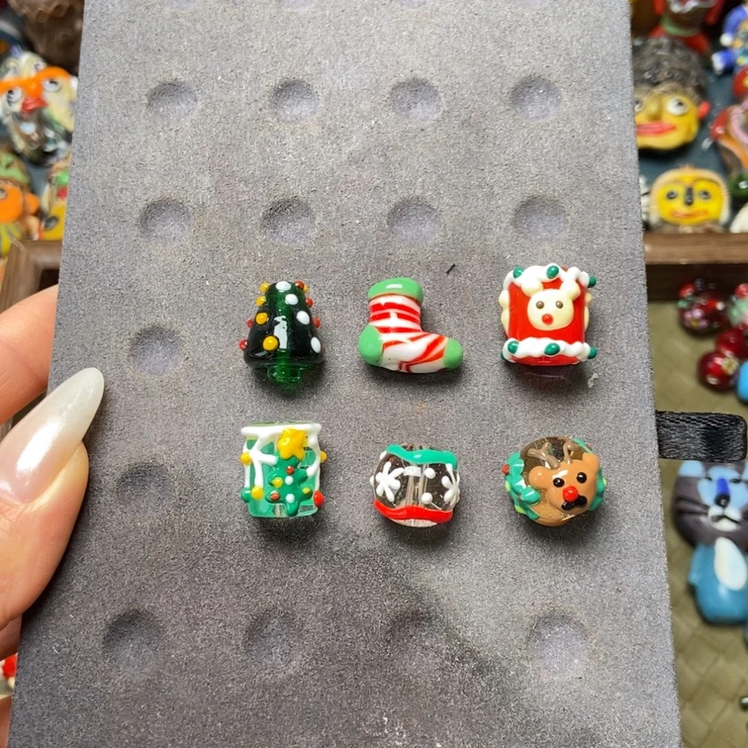 琉璃颈饰圣诞珠一颗