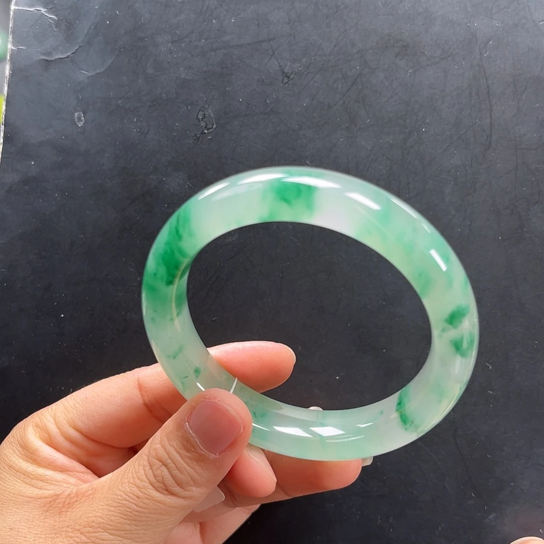 石英质玉未镶嵌手镯