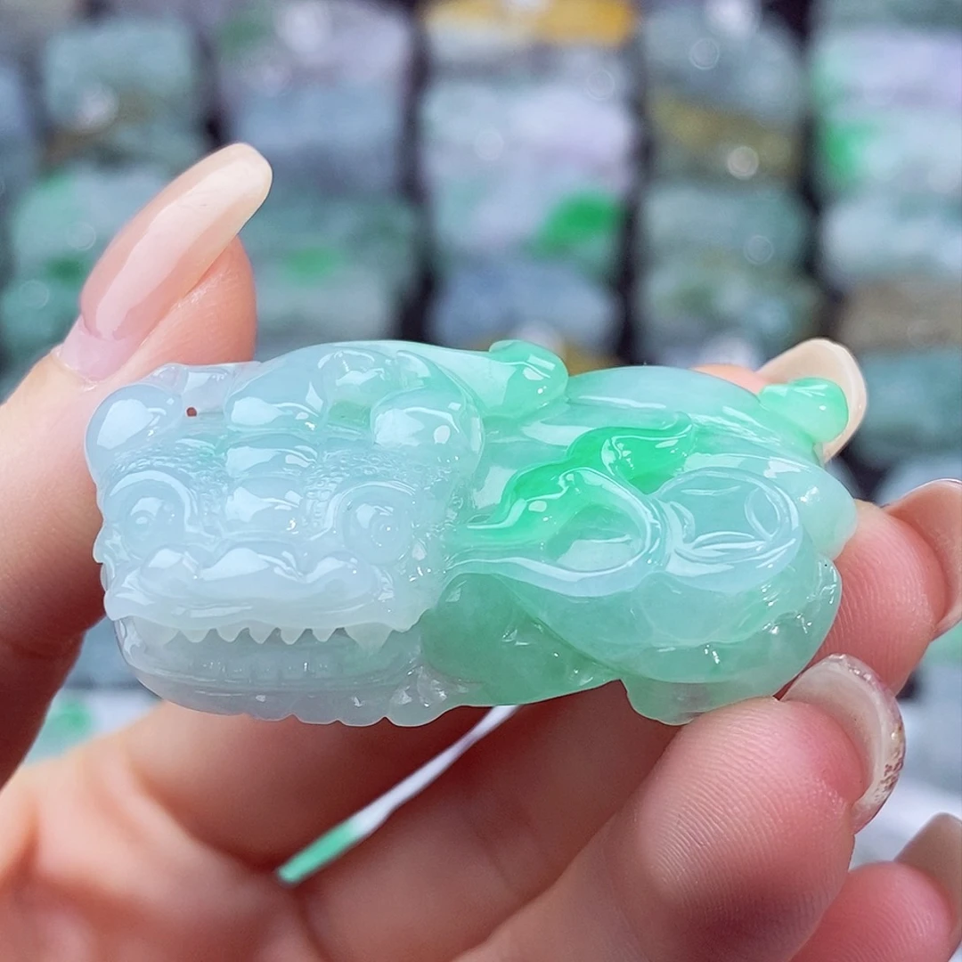 颈饰未镶嵌翡翠天然