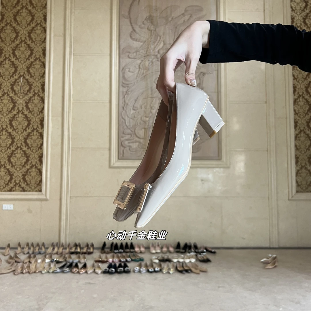 顶版2025年新款春季方扣性感方头浅口名媛风方跟女单鞋