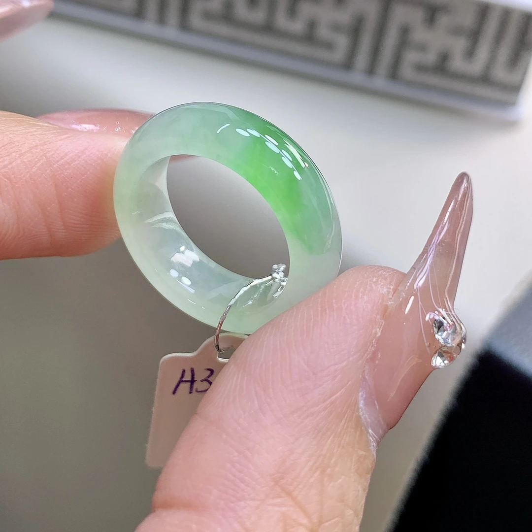 冰金丝阳绿天然缅甸翡翠戒指 11号戒圈 尺寸15.6-6.3-3.8mm