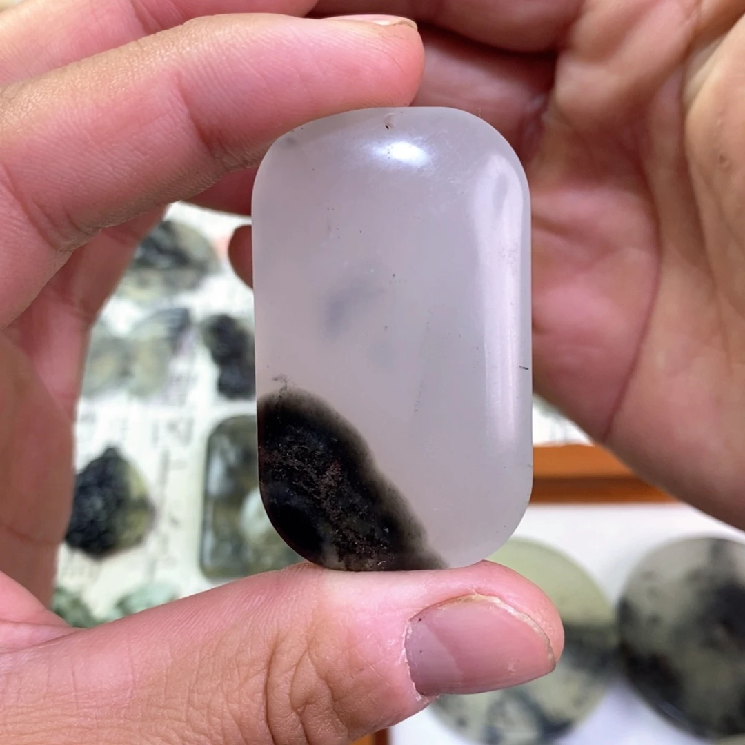 岫玉未镶嵌颈饰岫玉水墨无事牌吊坠