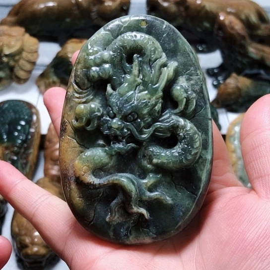 岫岩河磨玉（透闪石质玉）把件未镶嵌