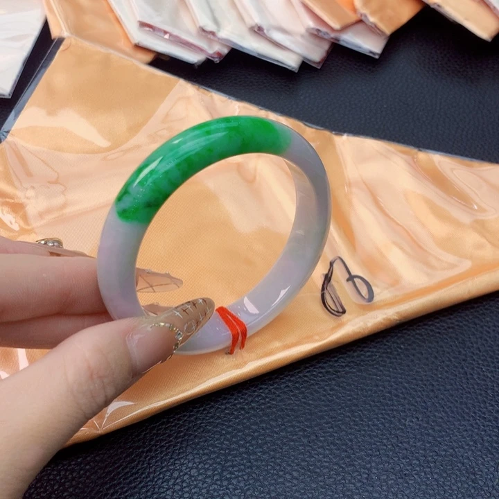 翡翠未镶嵌手镯翡翠手镯
