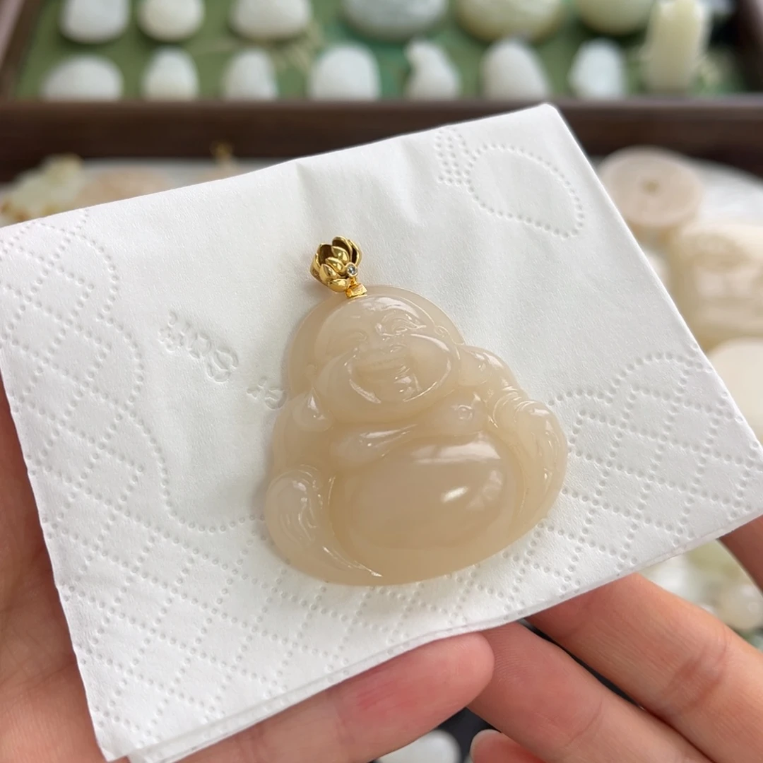 和田玉18K金镶嵌颈饰