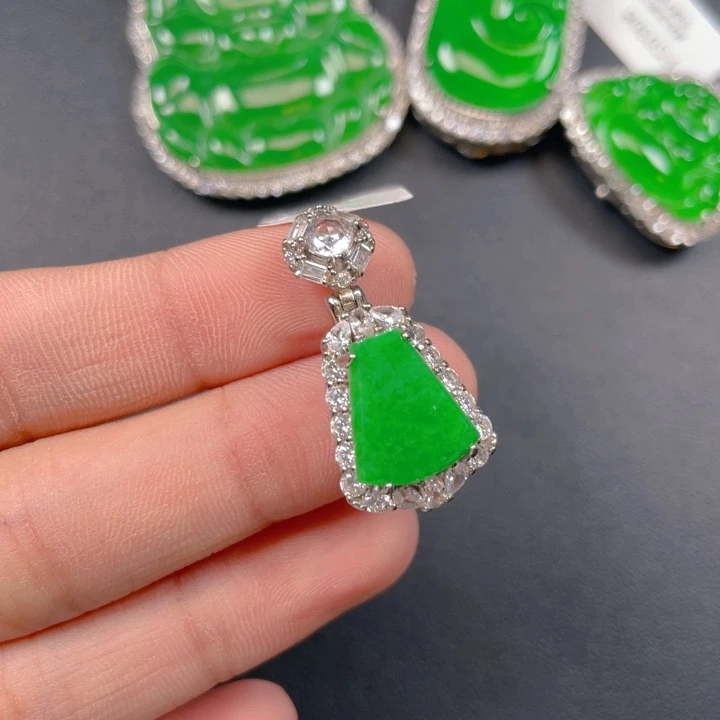 【闪购商品】颈饰银S925镶嵌翡翠翡翠