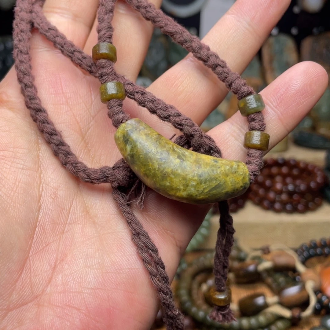 岫岩河磨玉（透闪石质玉）未镶嵌颈饰