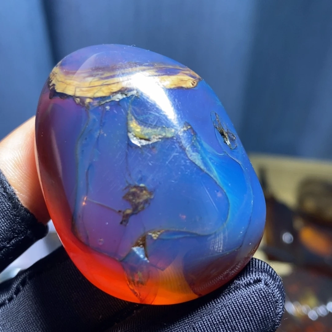 琥珀未镶嵌裸石……