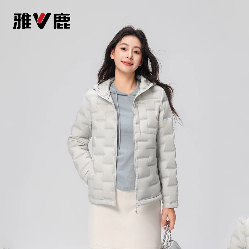 雅鹿秋冬新款轻薄羽绒服女百搭轻暖舒适休闲保暖通勤便携外套