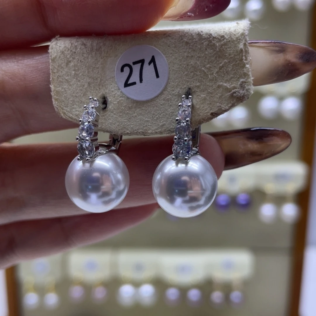 淡水珍珠耳饰未镶嵌