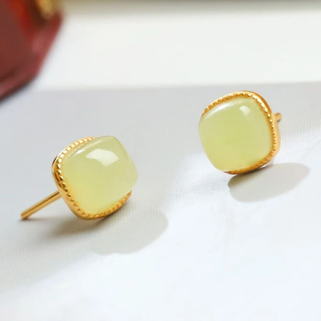 纯天然和田玉小方糖耳钉百搭不挑肤色