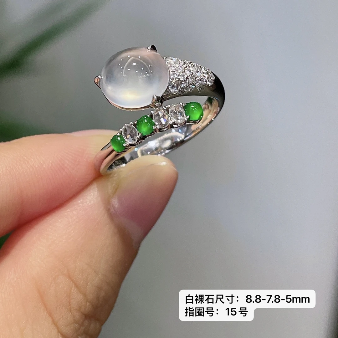 玻璃种起光起胶翡翠蛋面设计款戒指