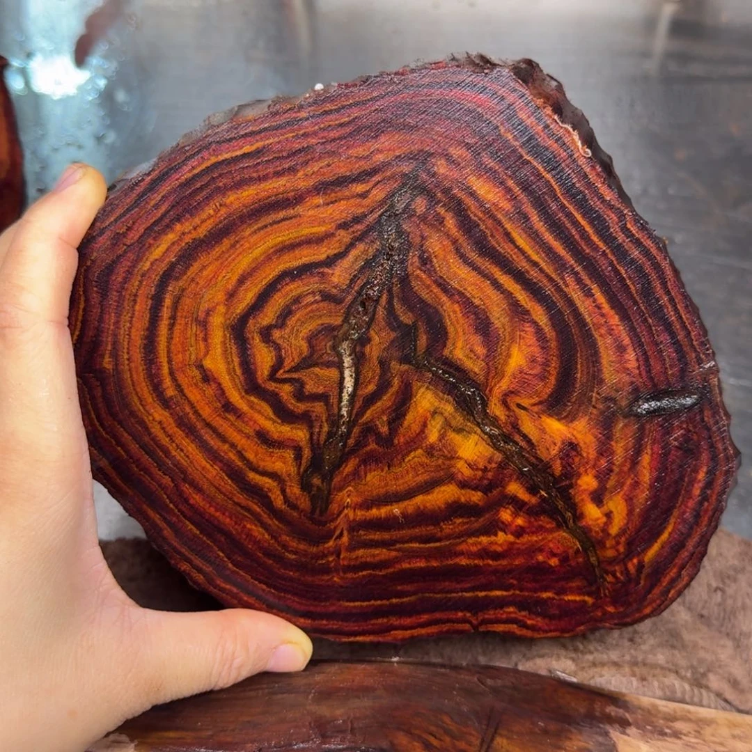 勤***信黄花梨/降香黄檀把件1516