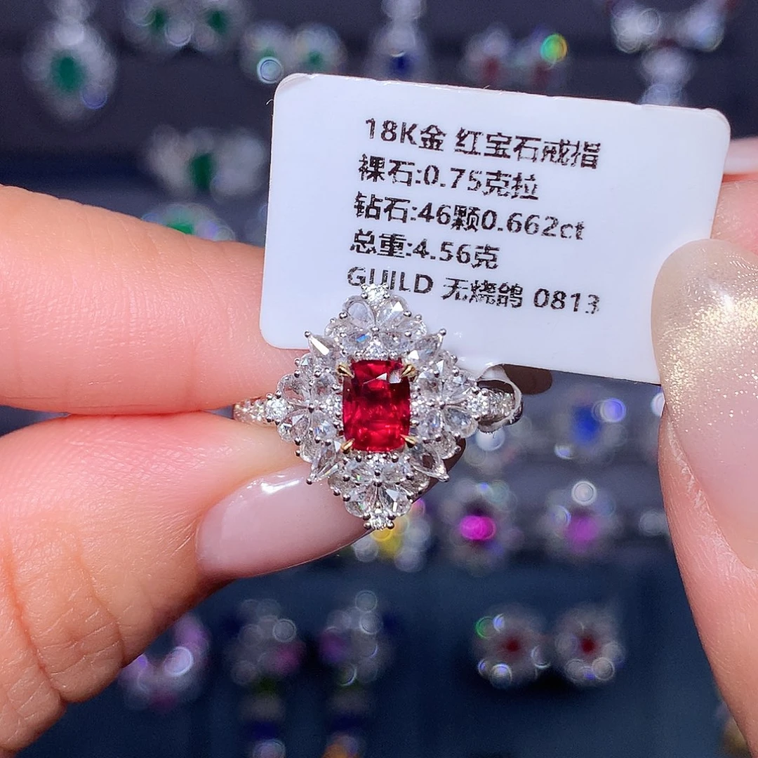 红宝石戒指18K金镶嵌