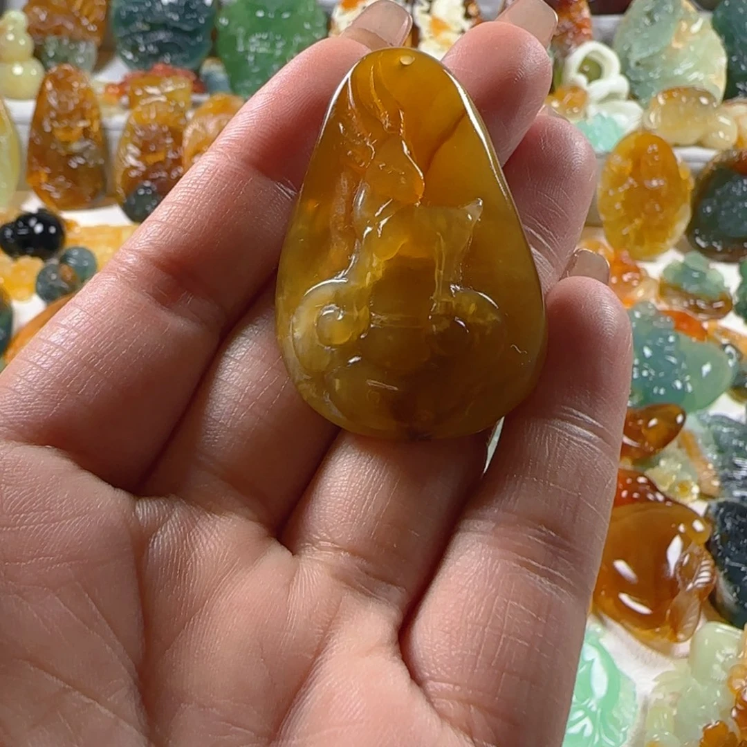 蛇纹石玉颈饰未镶嵌