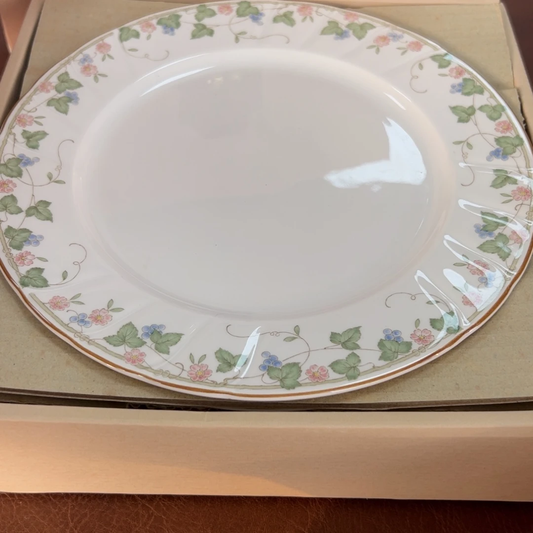 则武六盘瓷器瓷器