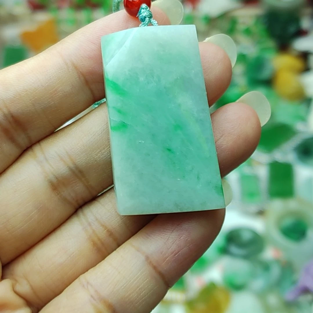 翡翠未镶嵌颈饰13