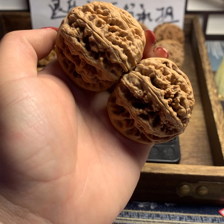 文玩核桃吊坠江**饰粗筋