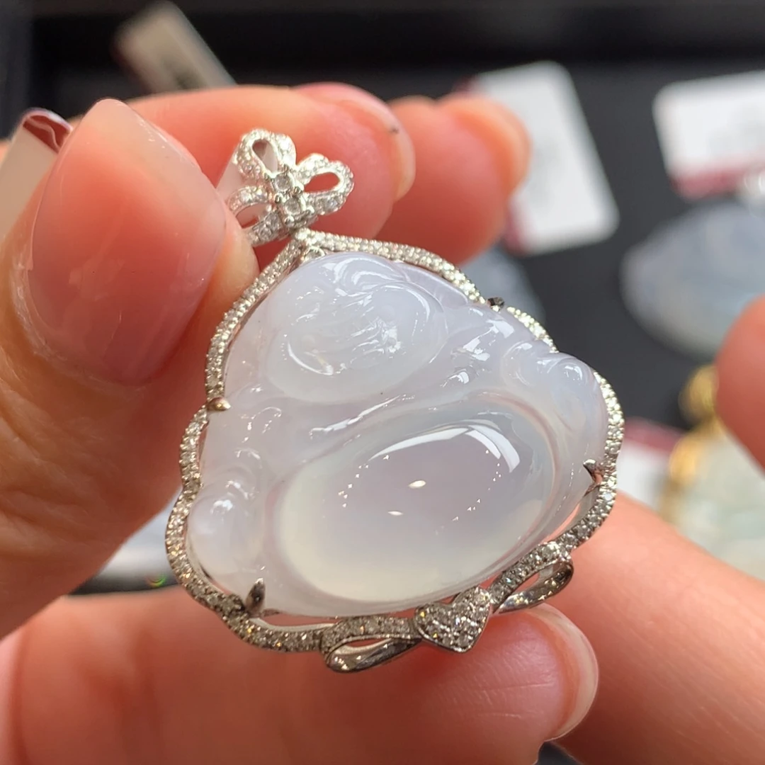 翡翠18K金镶嵌颈饰翡翠