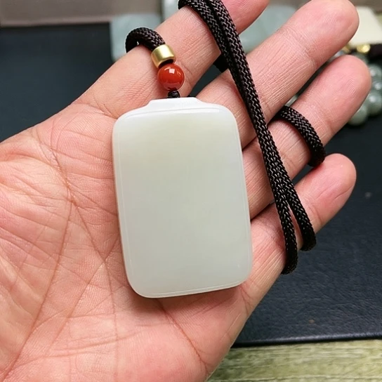 和田玉吊坠未镶嵌