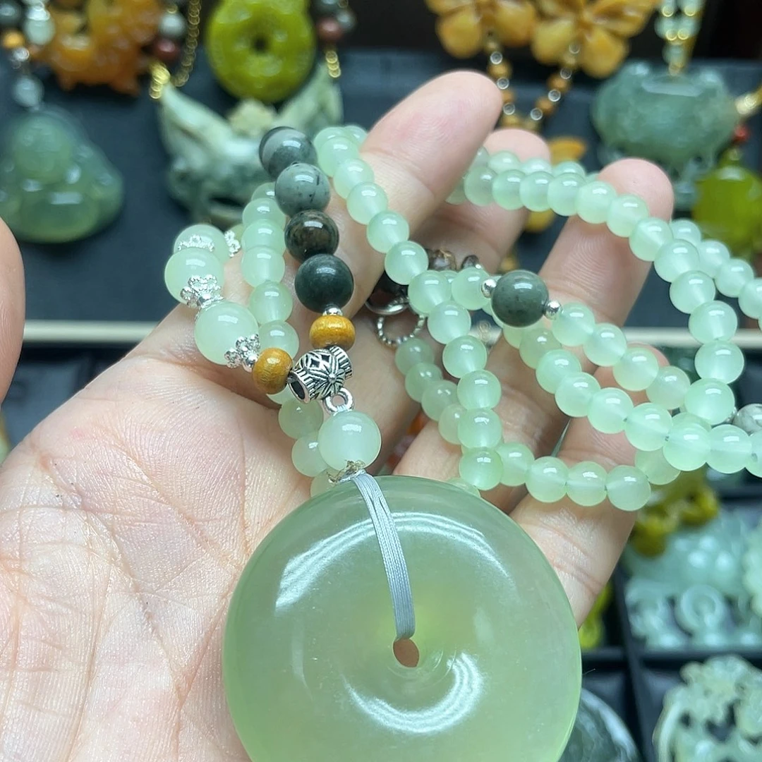 蛇纹石玉未镶嵌颈饰